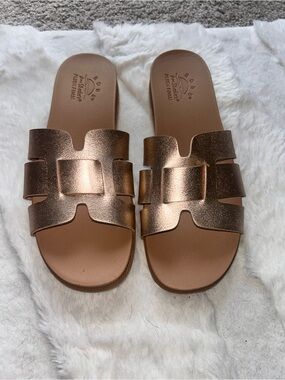 Skechers Women's Desert Kiss Low-Peak sandals in Rose Gold